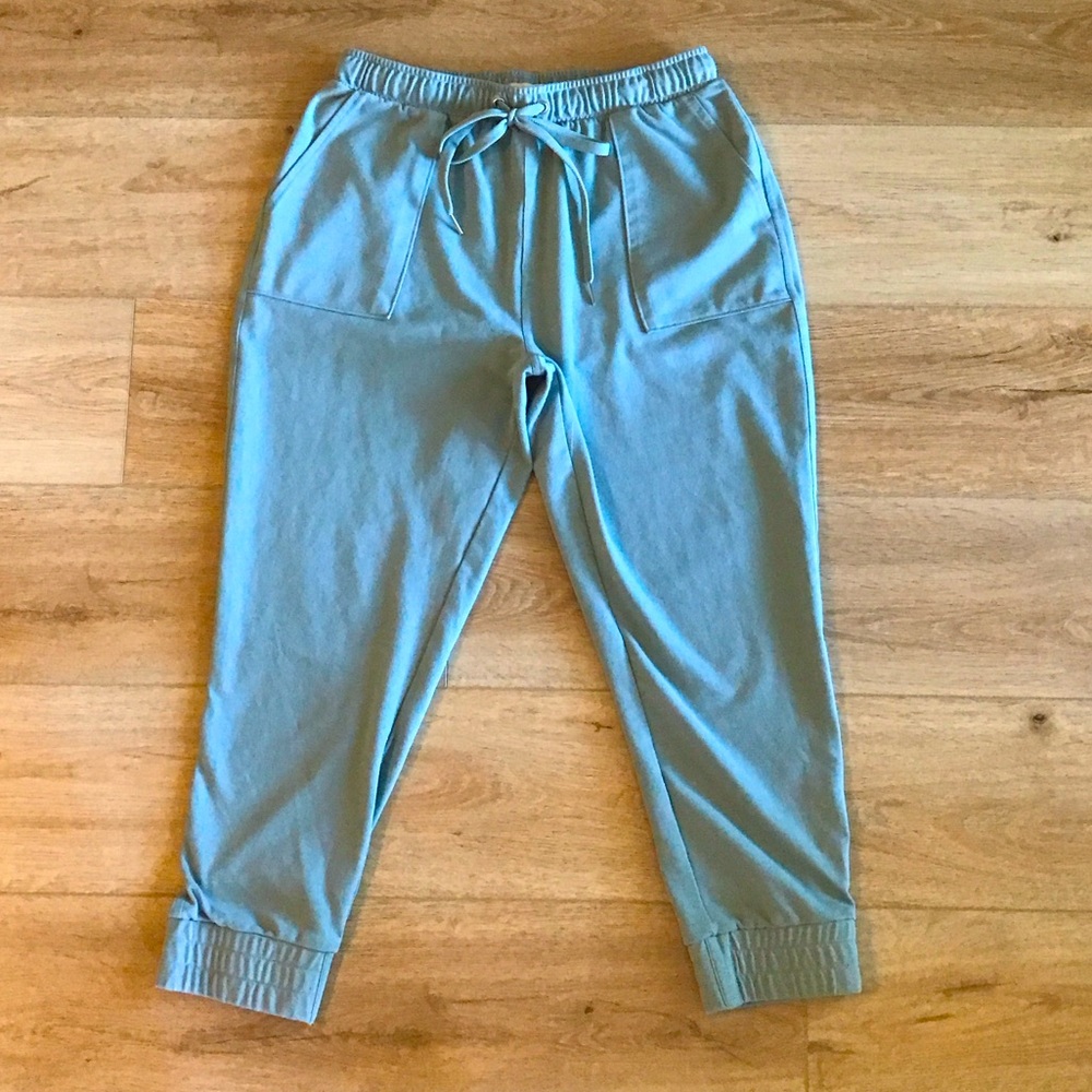 R.Sofia Light Green Cropped Joggers Elastic Drawstring Waist Size Small